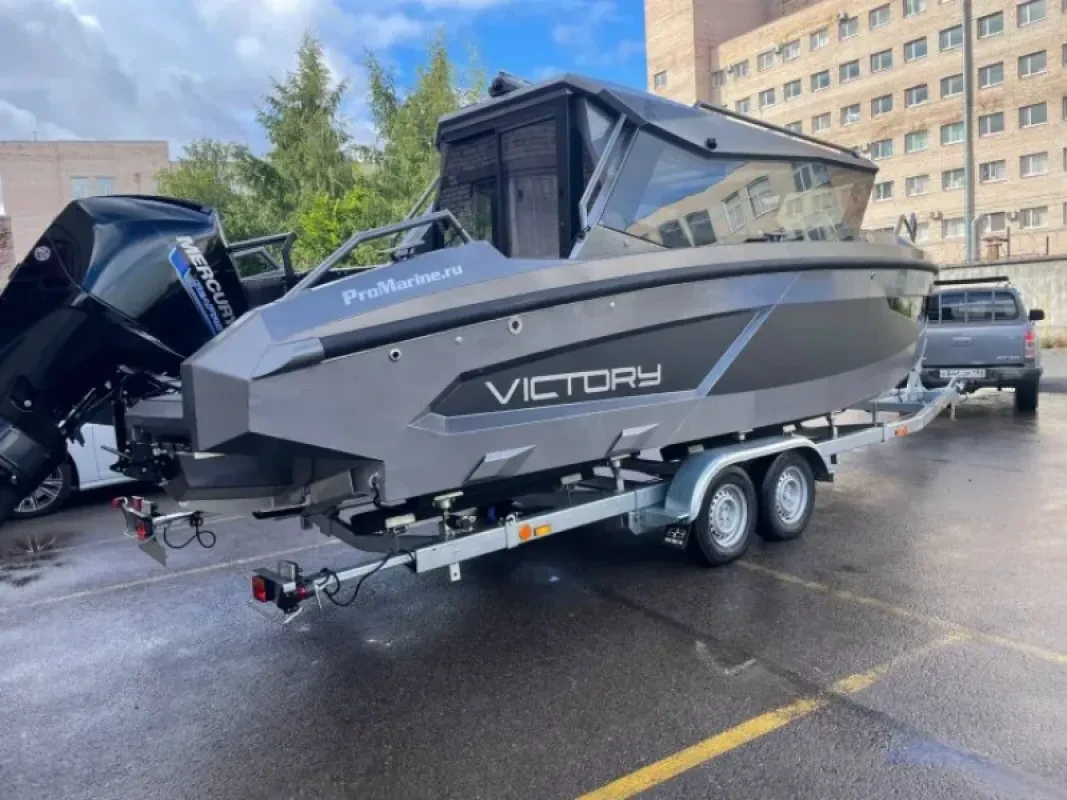 Лодка "Victory A8"