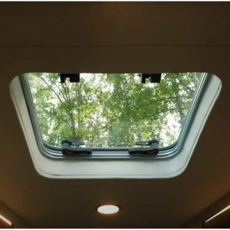 Техномарин Люк палубный распашной Альбатрос 650x650