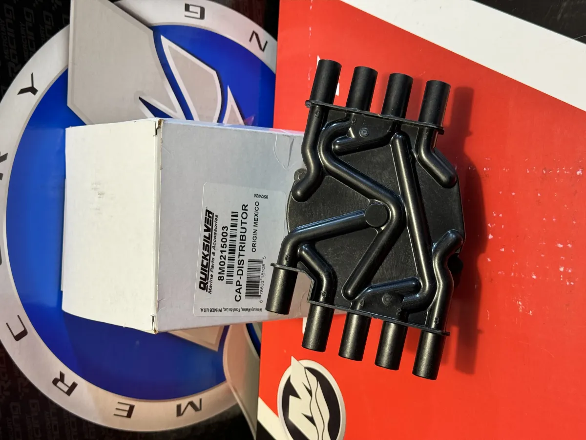 КРЫШКА РАСПРЕДЕЛИТЕЛЯ ЗАЖИГАНИЯ MERCRUISER 5.0/5.7/6.2 MPI 8M6001106