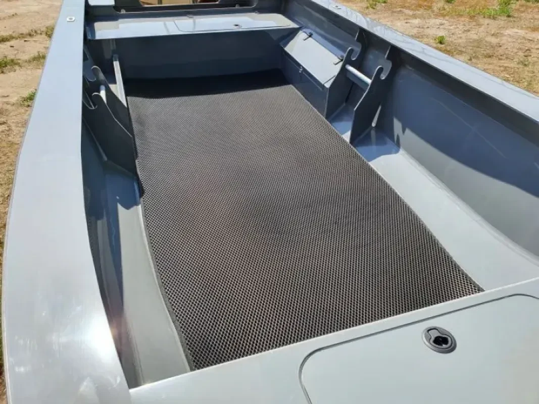 ЭВА коврик (черный) на Swimmer 370