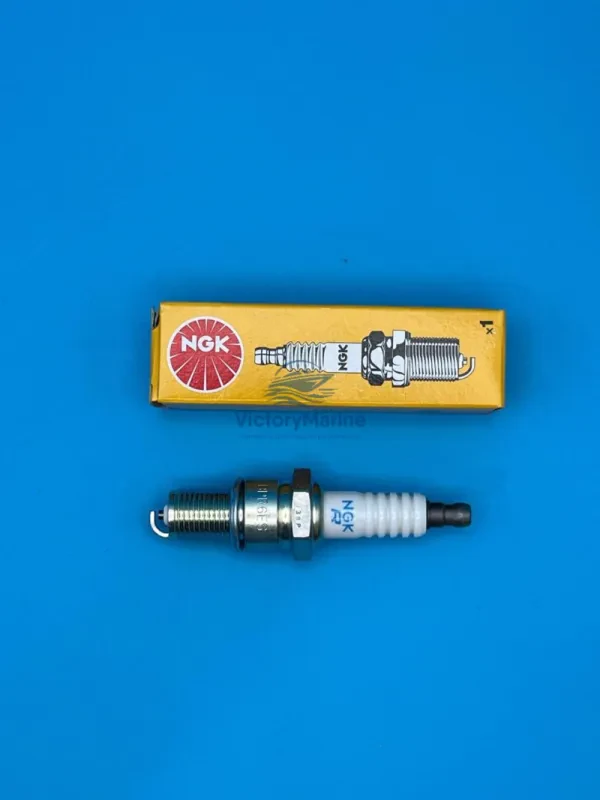 Свеча зажигания BPR6ES Mercruiser 8.2L