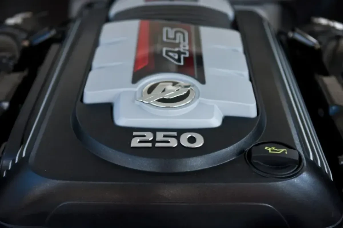 Mercury Marine ДВИГАТЕЛЬ MERCRUISER 4.5L 250 л.с. Bravo