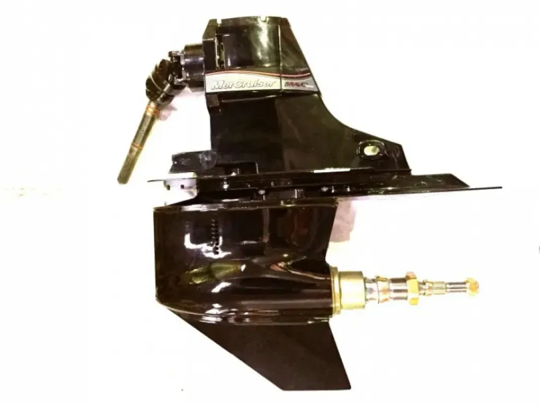 Mercury Marine Поворотно-откидная колонка Mercruiser Bravo III 2.20