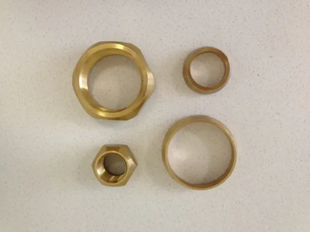 Mercury Marine Комплект гаек и упорных шайб винтов Mercruiser Bravo 3 Three